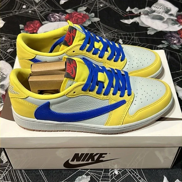 DS NIKE AIR JORDAN 1 LOW x TRAVIS SCOTT CANARY YELLOW SZ WOMENS 10 MENS 8.5 RARE
